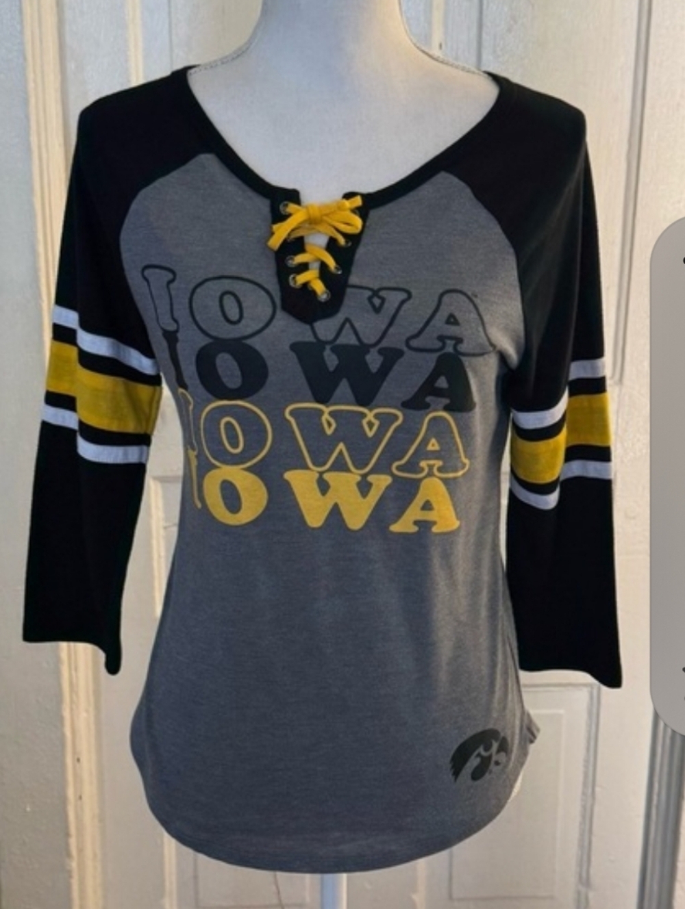 Colosseum Iowa Hawkeyes Women’s 3/4 Lace-Up Game-Day Raglan Tee